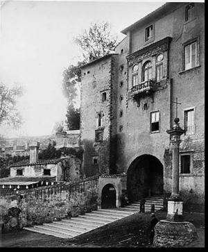 Een oude foto van de Vicus Sceleratus, vanaf Via Cavour. Foto: Equilibriarte