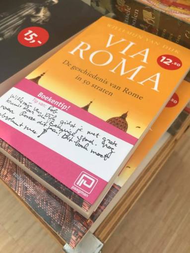 'Willemijn van Dijk gidst je met grote kennis door de rijke geschiedenis van de Eeuwige Stad. Als je dit jaar nog naar Rome gaat, moet dit boek absoluut mee!'